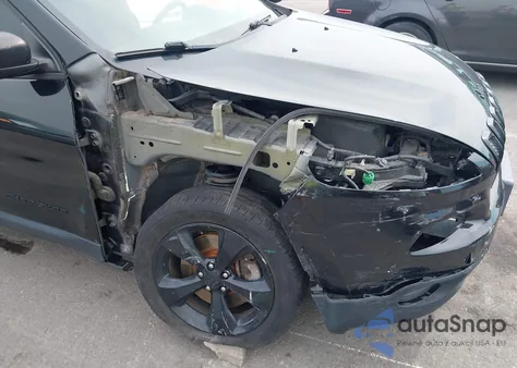 2017 Jeep Cherokee Altitude Fwd z USA, uszkodzony, nr VIN 1C4PJLAS4HW610103